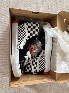 Vans black and white womans size 7